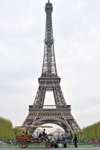 EiffelTower2009-06-19.jpg