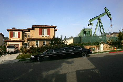 OilWellNearHome2010-06-29.jpg