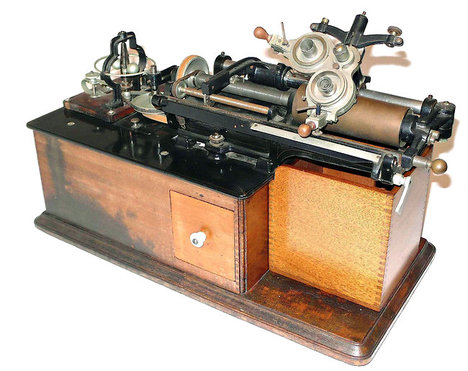 EdisonPhonograph2012-11-11.jpg