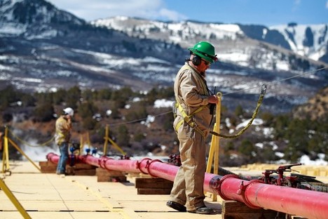 HydraulicFracturingOperationInColorado2014-04-25.jpg
